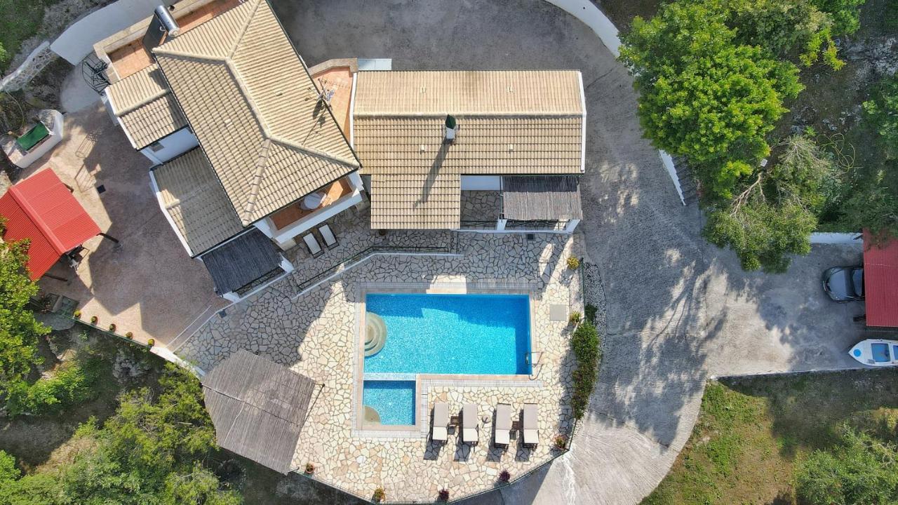 Villa Boukari Chlomos Bagian luar foto